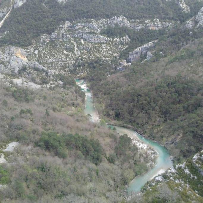 Proche D'Uzes La Terrasse Du Soleil Levant Collias Bagian luar foto