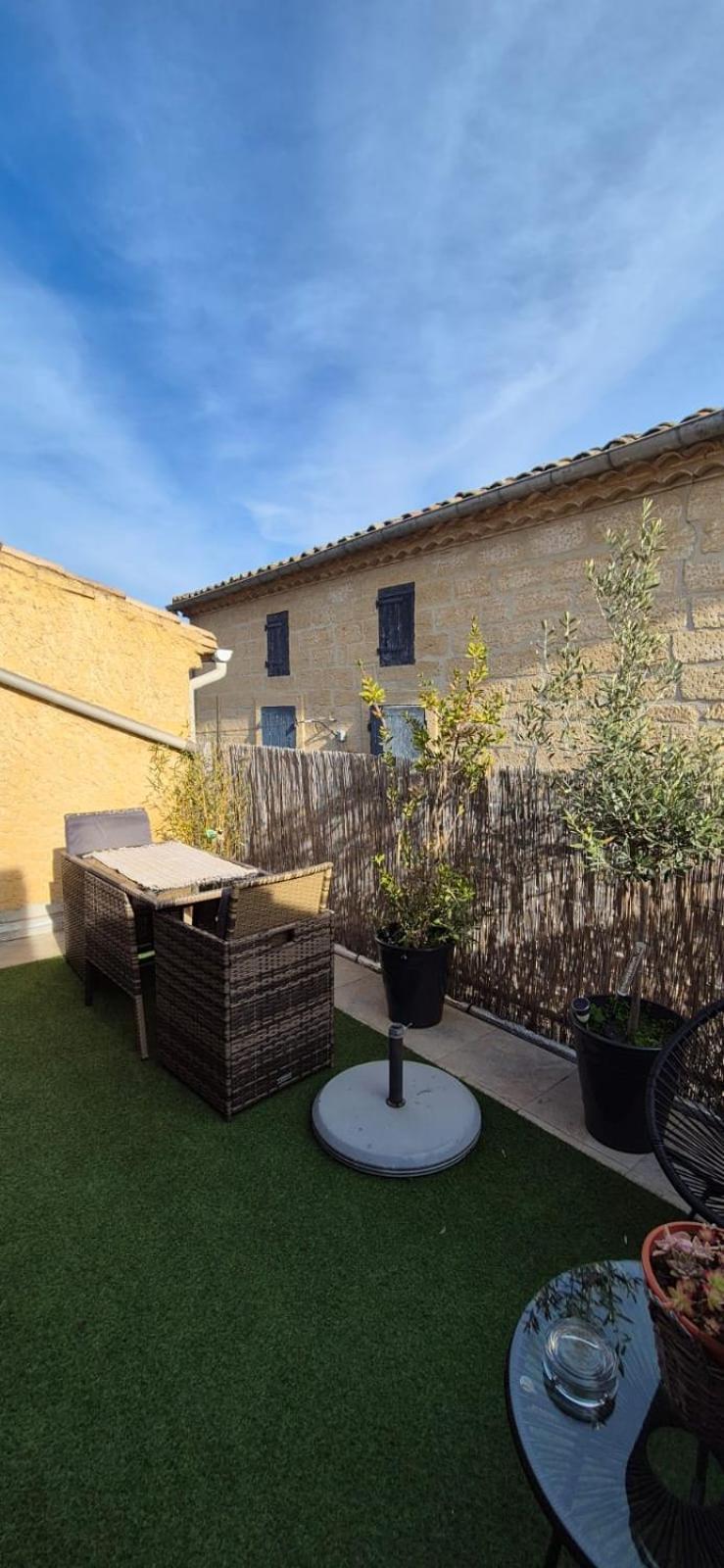 Proche D'Uzes La Terrasse Du Soleil Levant Collias Bagian luar foto
